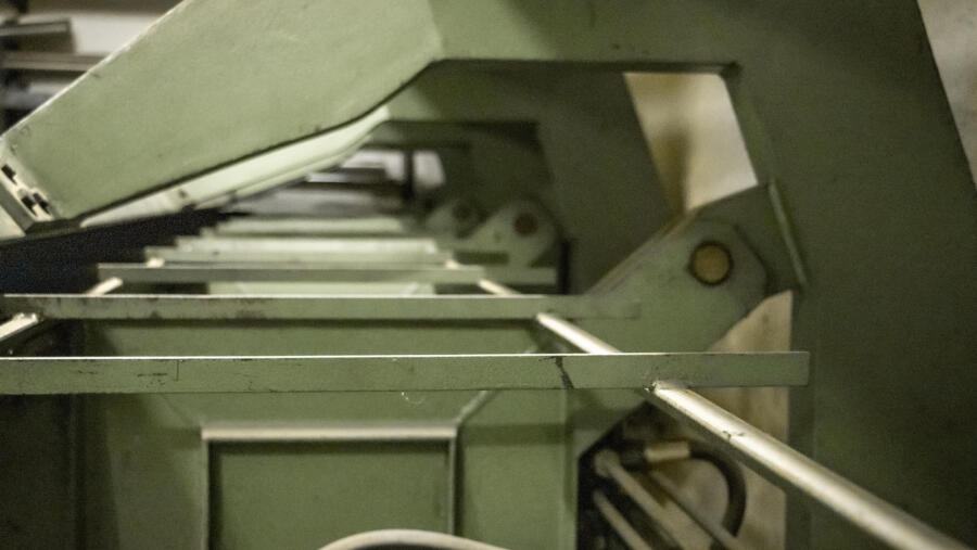 Type 69-M-6/1 bending machine: inner space